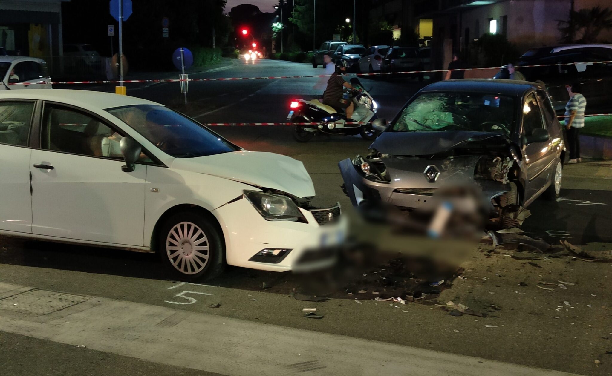 Grosso Incidente In Via Romana Coinvolte Tre Auto Una Quasi Distrutta