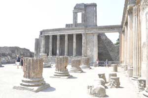 Pompei crolla, l’università Federico II: ‘Siamo pronti ad occuparcene’