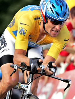 Spagna, cade Armstrong: sospetta frattura della clavicola