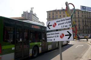 TomTom: a Milano arrivano i cartelli stradali intelligenti