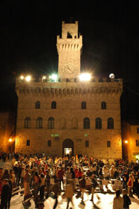 Siena: sguardi rivolti al cielo per la Notte di San Lorenzo