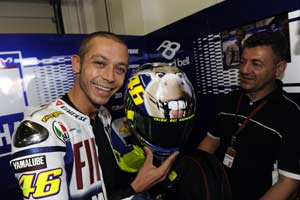 Rossi conquista una pole superba