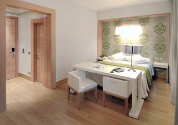 Del Tongo Contract e NH Hoteles