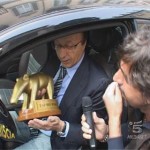 20100501_striscia_tapiro_luciano_moggi