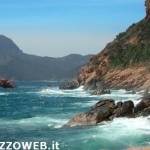 20100625_mare_isole_scogliera_estate