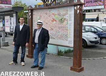 Stazione: mappa monumentale di informazione turistiche
