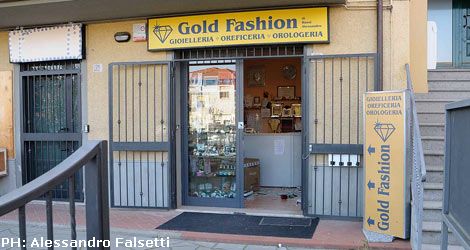 Rapina in un’azienda orafa di Indicatore, aggredito titolare e operaia