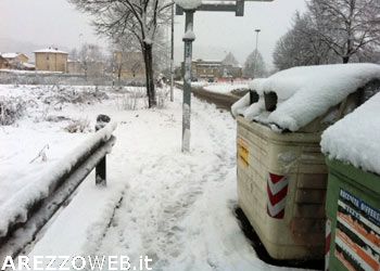 Neve: dalle strade ai marciapiedi, continua la rimozione