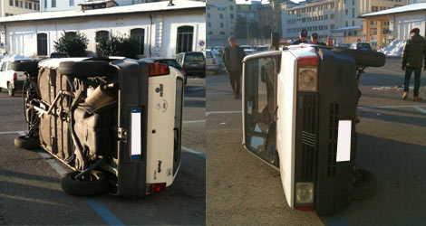 Due auto del Comune ribaltate in Piazza Amintore Fanfani