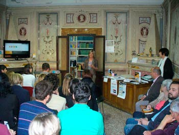 Biblioteca Comunale di Anghiari: una finestra sulla Piazza