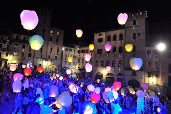 ‘Shopping sotto le stelle’, uno scaccia-crisi