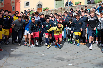 Per le vie del borgo… l’anime a rallegrar!
