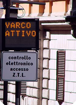 Entrano in vigore le zone a traffico limitato Rossa e Gialla a Cortona