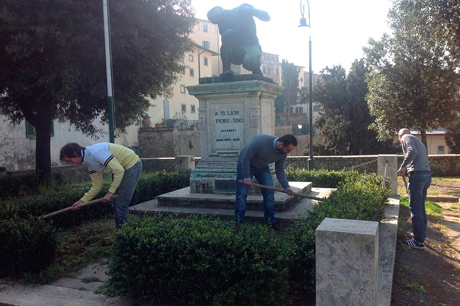 CasaPound riqualifica monumento ai caduti di Castiglion Fiorentino