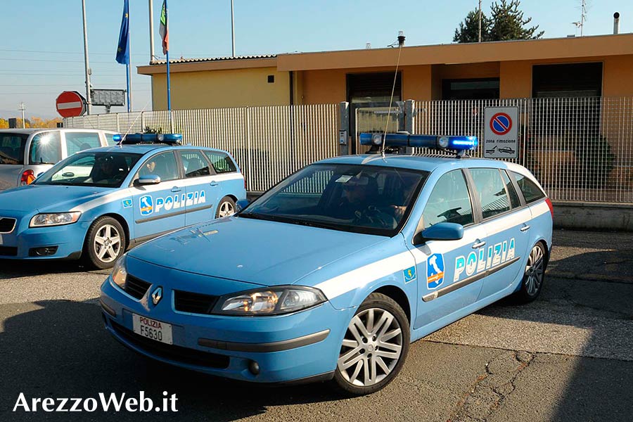 Viaggiavano con 2 kg di hashish a bordo: arrestati due giovani albanesi