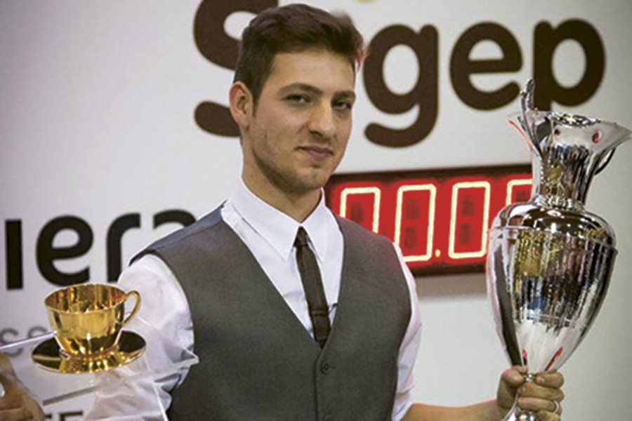 Giacomo Vannelli, il Campione Italiano Baristi 2014, ad Arezzo per tenere dei corsi di Latte Art al Caffè River Training Centre