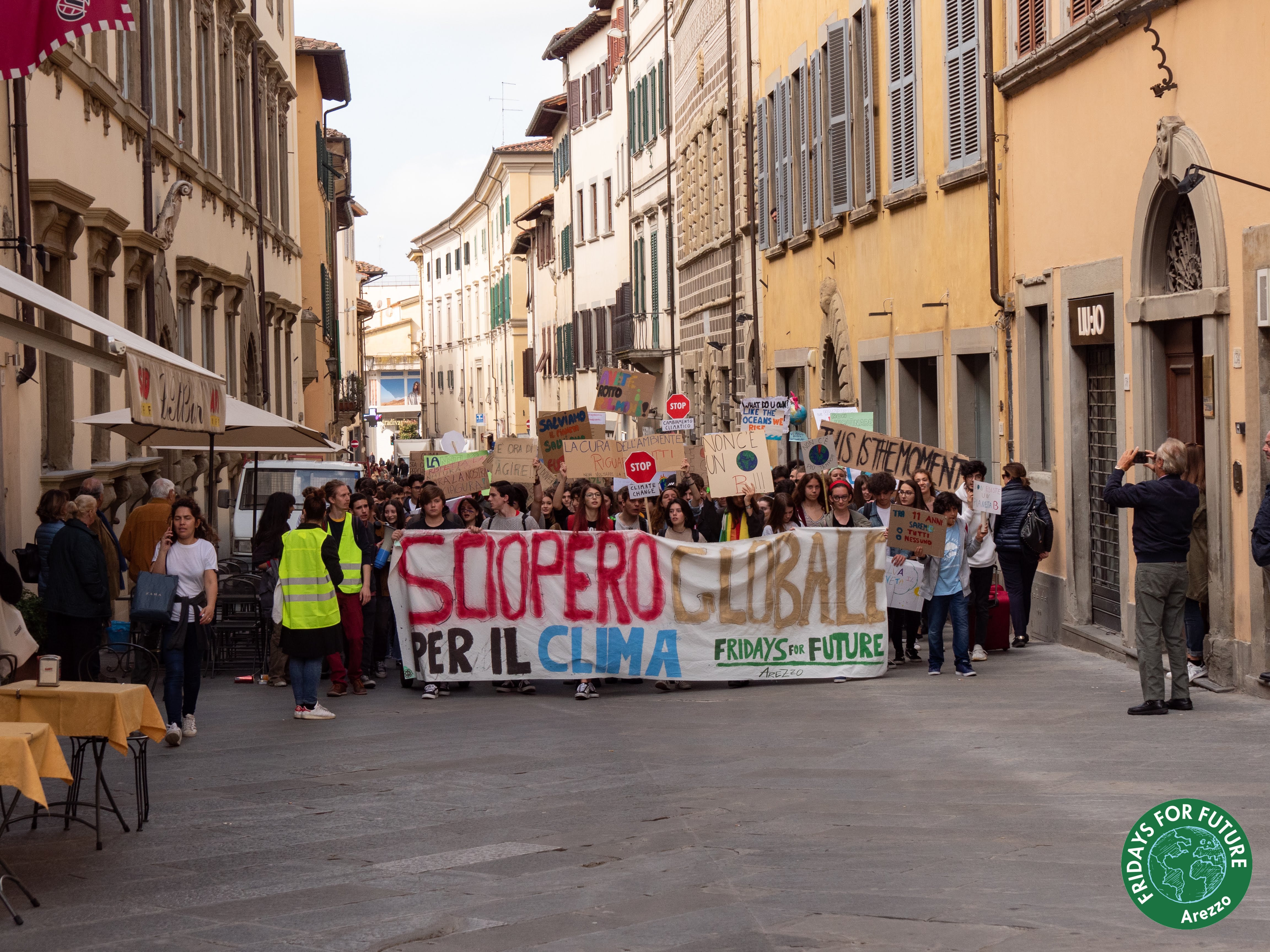 Arezzo sciopera ancora per un futuro sostenibile