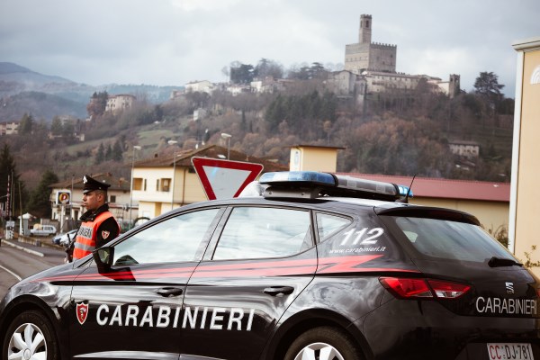 Due persone denunciate dai carabinieri di Poppi per una truffe online