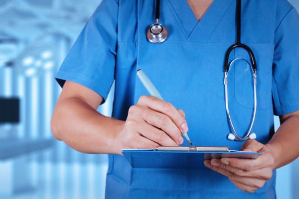 Sanità, Nursing Up De Palma: “Omicron imperversa nelle case e nelle corsie degli ospedali, portando a 2490 in più gli operatori sanitari infettati nelle ultime 24 ore”