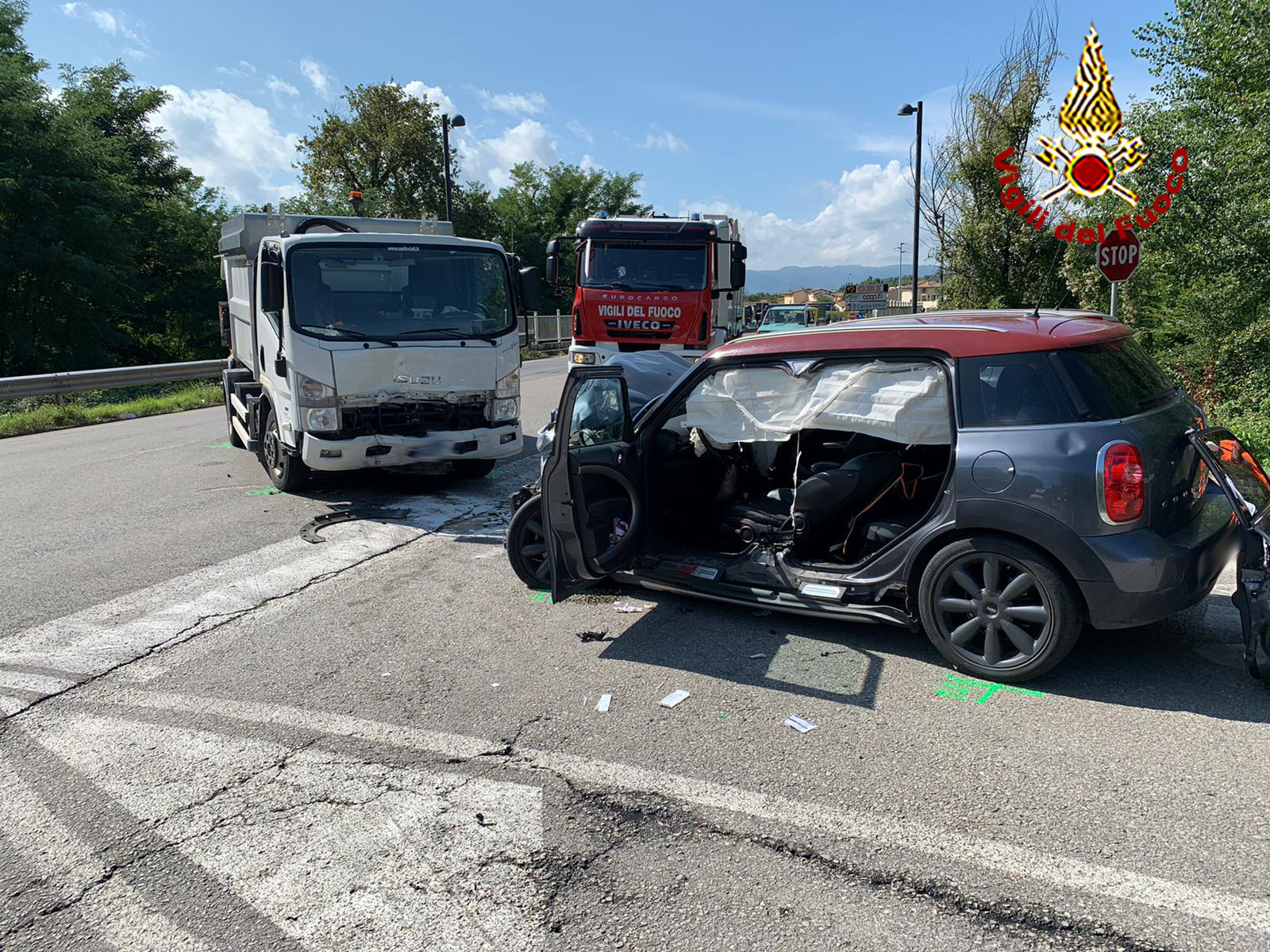 Montevarchi: auto contro camion, ferita gravemente 42enne di Terranuova