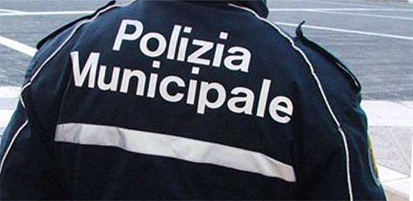 La Polizia Municipale arresta l’autore di una tentata rapina ad una gioielleria in via Spinello