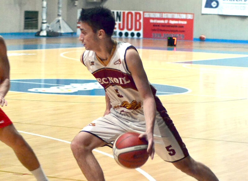 l Playmaker Giovanni Ghini al servizio dell’Amen Scuola Basket Arezzo