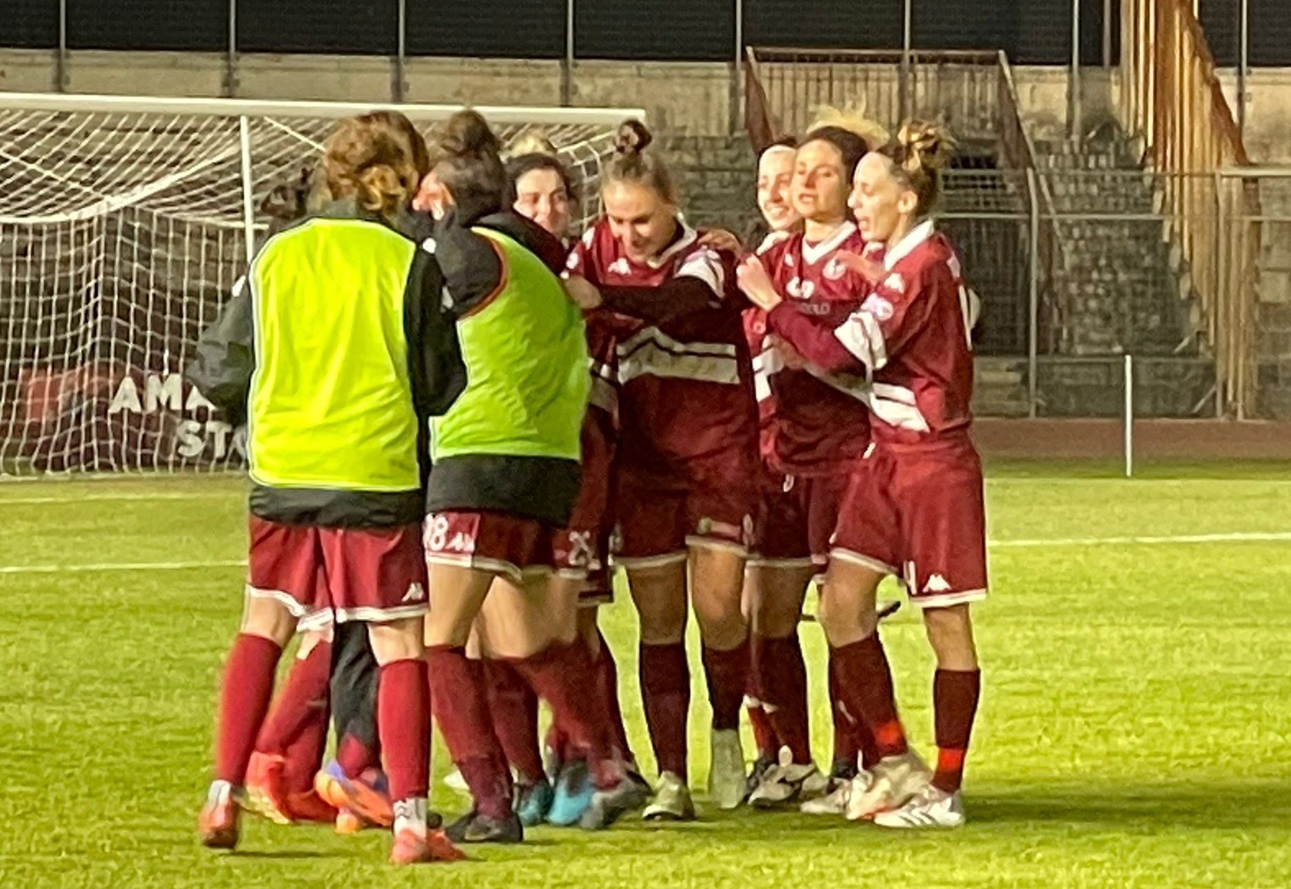 ACF Arezzo – Perugia 3-0: la vittoria è amaranto, derby conquistato con gol di Razzolini, Vicchiarello e Mastel