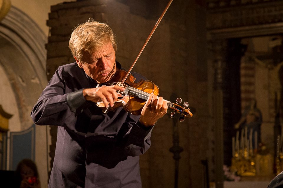 Siena, il violinista Uto Ughi sui Maneskin: “Sono un insulto alla cultura e all’arte”