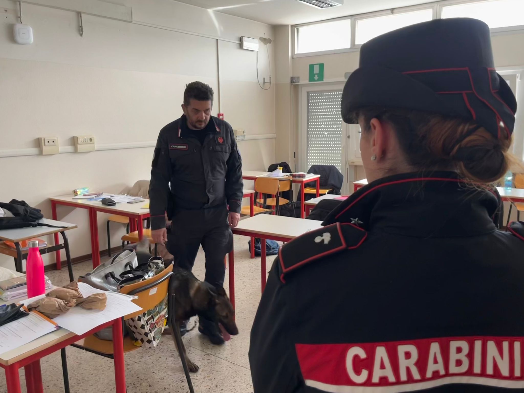 Contrasto a cessione e uso di droga: i controlli effettuati dai Carabinieri nelle scuole aretine