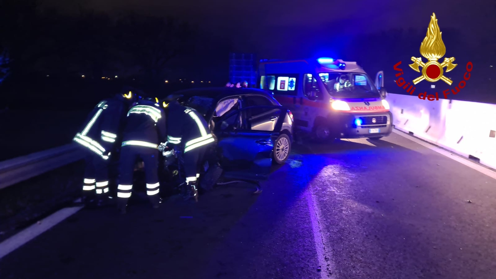Sansepolcro, incidente stradale nella notte sulla E45: coinvolte 3 persone
